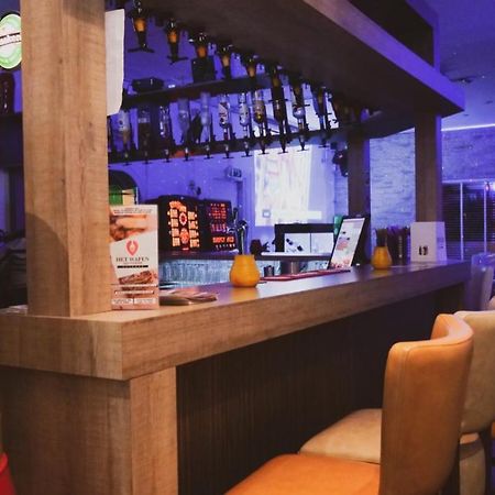 Het Wapen Van Pernis Hostel Bagian luar foto