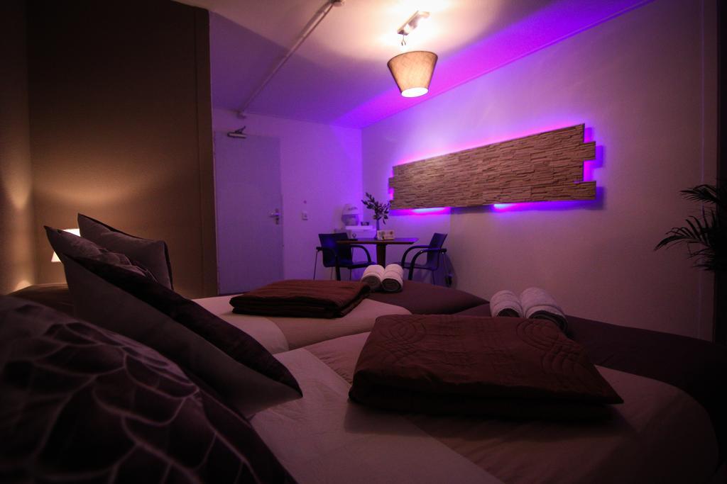 Het Wapen Van Pernis Hostel Bagian luar foto