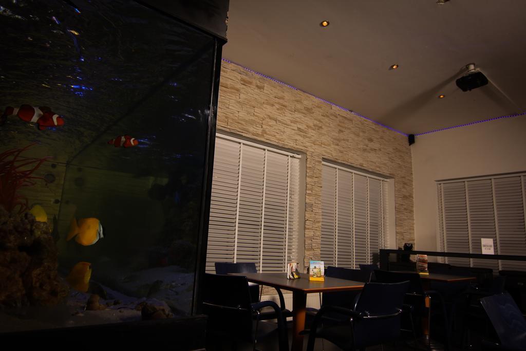 Het Wapen Van Pernis Hostel Bagian luar foto