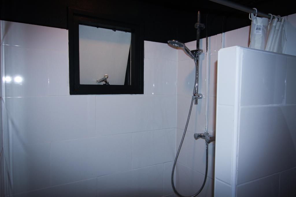 Het Wapen Van Pernis Hostel Bagian luar foto