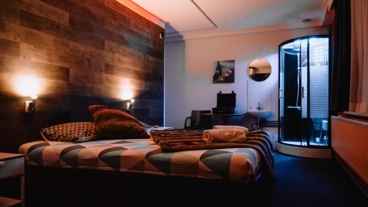 Het Wapen Van Pernis Hostel Bagian luar foto